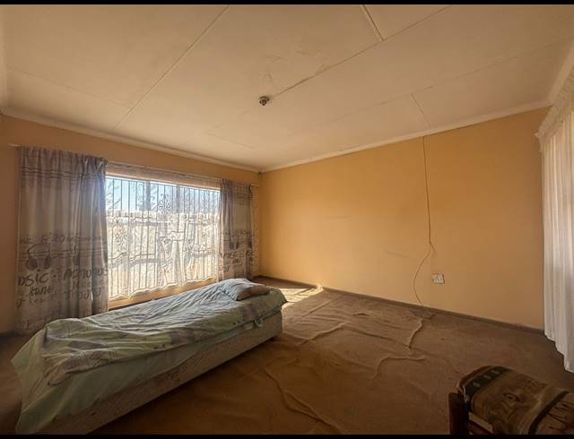 5 BEDROOM HOUSE FOR SALE IN BEDWORTH PARK